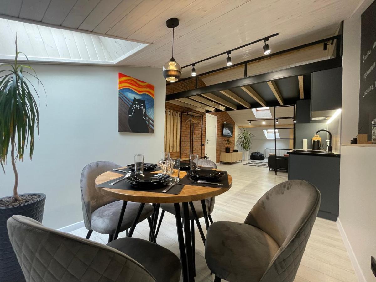 Appartement «Гори́Ще На Площі Польський Ринок» à Kamianets-Podilsky Extérieur photo