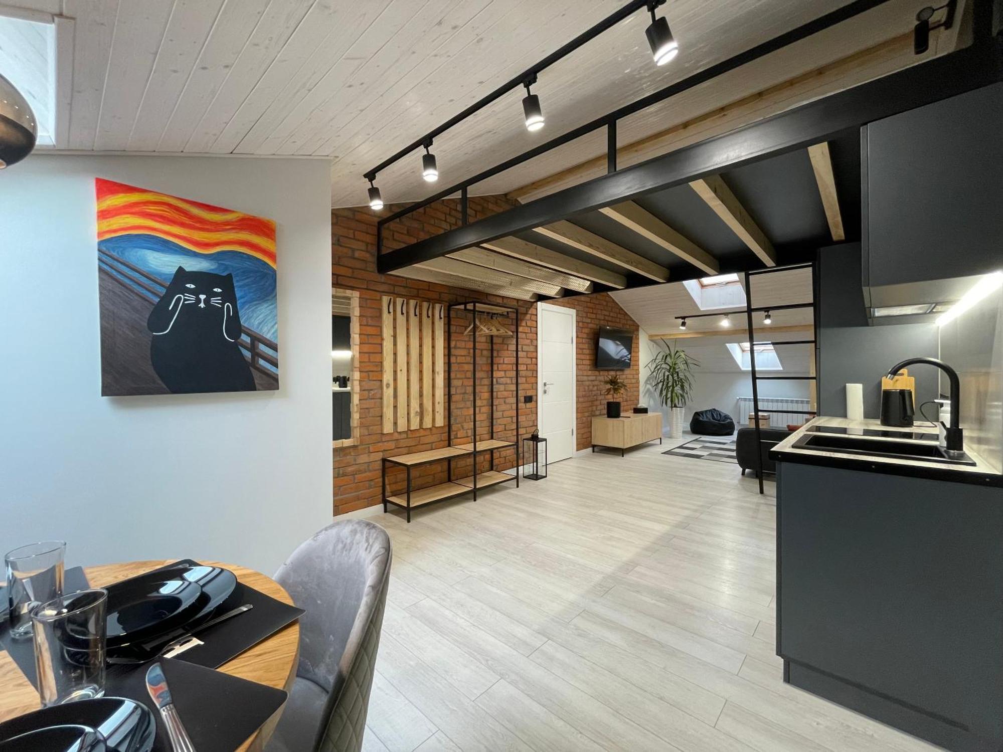 Appartement «Гори́Ще На Площі Польський Ринок» à Kamianets-Podilsky Extérieur photo